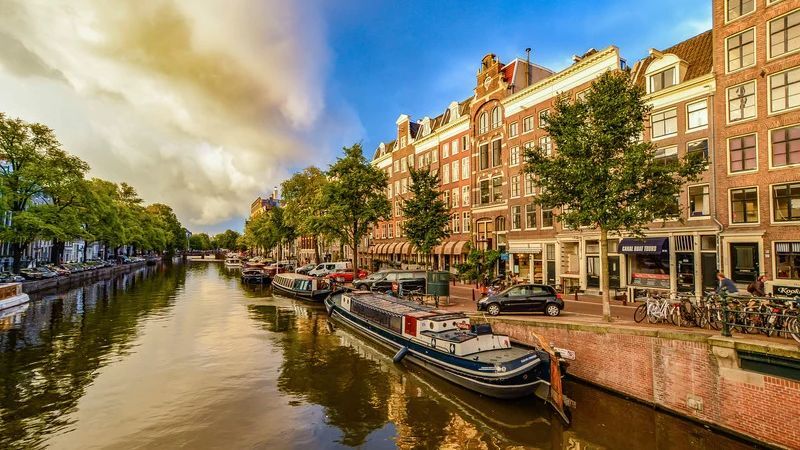 Amsterdam & Paris Turu Alıveriş Rotası THY ile