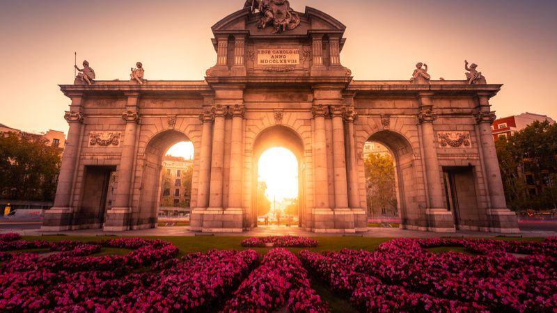 Elegant Madrid & Valencia & Barcelona Turu Pegasus ile