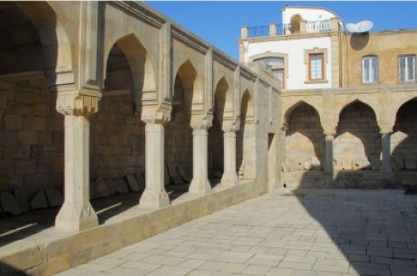 Bakü'de 4 Gün: Kadim Tarih, Modern Mimari ve Petrolün İzleri