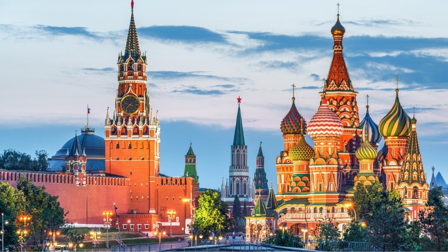 St. Petersburg’un Zarafeti ve Moskova’nın Gücü