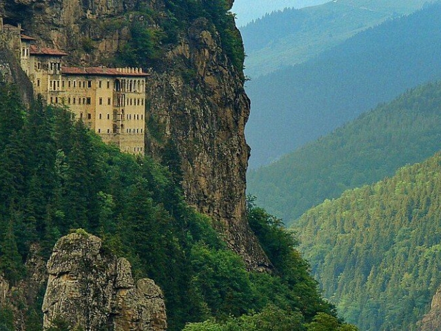 İkonik Karadeniz Yaylaları ve Batum Turu | 4 Gece Konaklamalı Uçaklı İstanbul Çıkışlı 