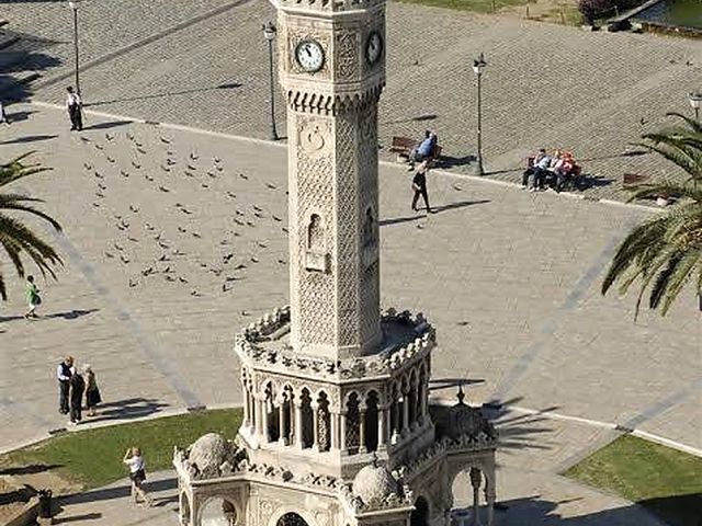 İkonik İzmir Çeşme Alaçatı Efes Şirince Turu | 1 Gece Konaklamalı İstanbul-Bursa Çıkışlı