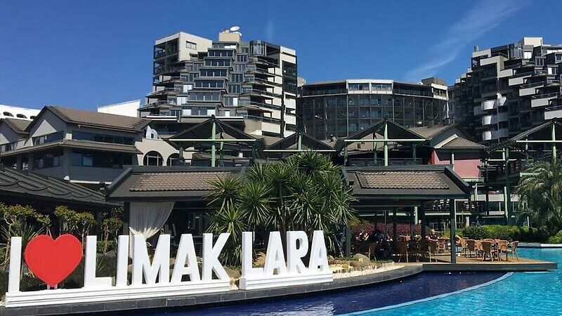 Limak Lara De Luxe Hotel & Resort