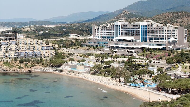 Aria Claros Beach Spa & Resort