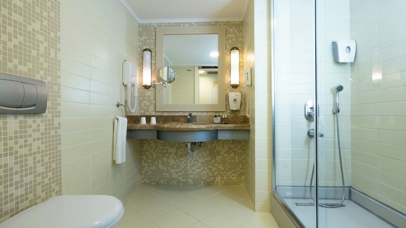 Crystal Admiral Resort Suites & Spa