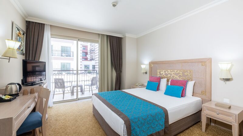 Crystal Family Resort & Spa