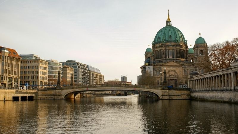 Duvarların Ardındaki Berlin Turu THY İle Yılbaşı Özel