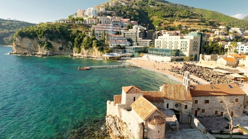 İzmir’den Kosovalı Elegant Balkanlar Pegasus İle