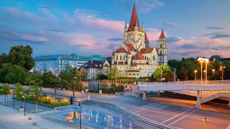 Ankara Çıkışlı Orta Avrupa Budapeşte & Viyana & Prag 7 Gece -Ajet ile (Bratislava Turu Dahil)