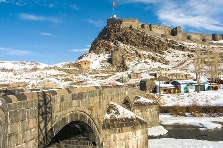 İstanbul Çıkışlı Uçaklı Van Havzası Kars Tiflis ve Batum Turu (4 Gece Konaklama)