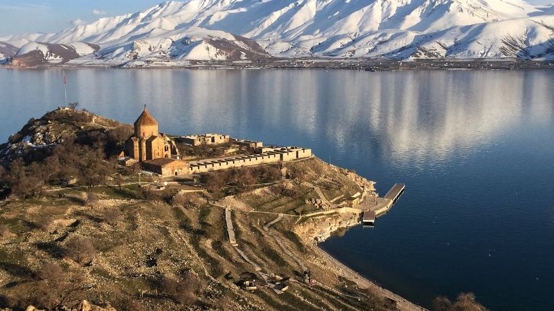 İstanbul Çıkışlı Uçaklı Van Havzası Kars Tiflis ve Batum Turu (4 Gece Konaklama)