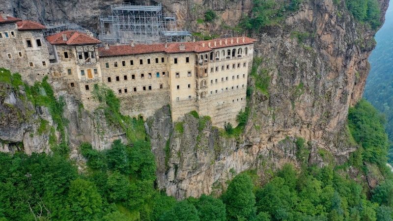Elit Uçaklı İzmir Çıkışlı Karadeniz Yaylalar ve Batum Turu ( 4 Gece 5 Gün )