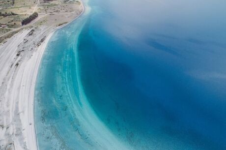 Salda Gölü Pamukkale Çeşme Alaçatı Turu (1 Gece Otel Konaklamalı)