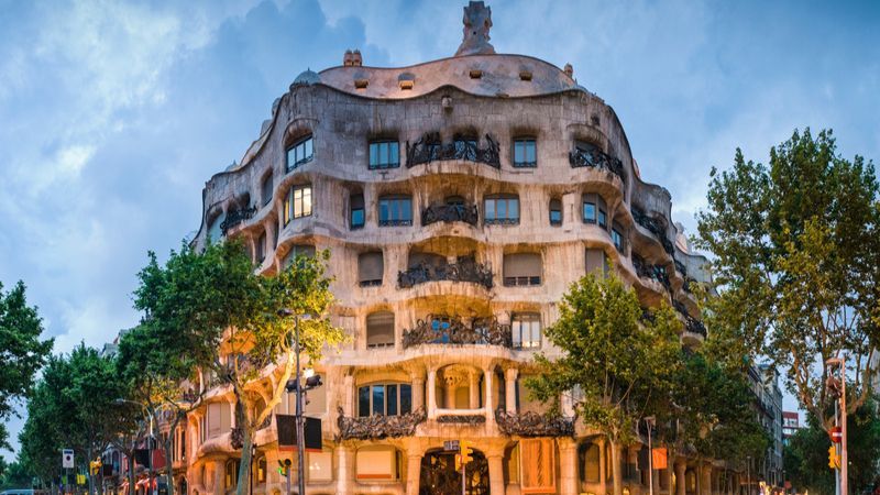 Madrid'den Barcelona'ya İspanya Yılbaşı Turu THY ile