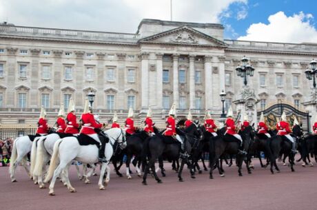 Kraliyet Tacı Londra Turu Ajet ile