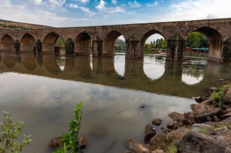 Bursa Eskişehir Çıkışlı Otobüslü  Gap Turu 4 Gece Konaklamalı