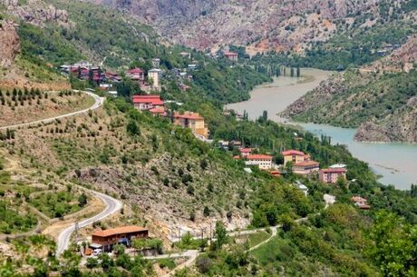 Uçaklı İzmir Çıkışlı Doğunun Hazineleri Turu 6 Gece Konaklamalı