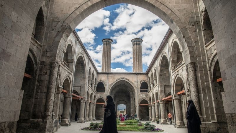 Uçaklı İzmir Çıkışlı Doğunun Hazineleri Turu 6 Gece Konaklamalı