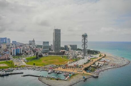 Uçaklı İzmir Çıkışlı Kars Tiflis Batum Turu 3 Gece Konaklamalı