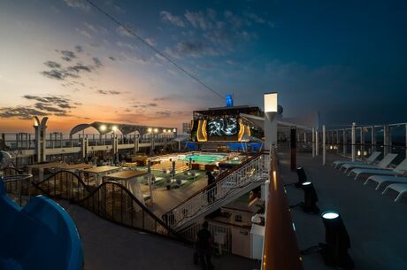 5 Yıldızlı Aroya Cruises İle İstanbul Hareketli Yunan Adaları Turu Souda Körfezi