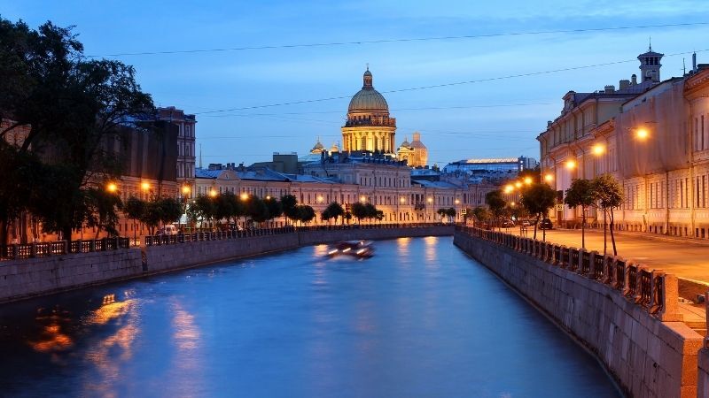 Kral & Kraliçe St. Petersburg & Moskova Turu THY ile