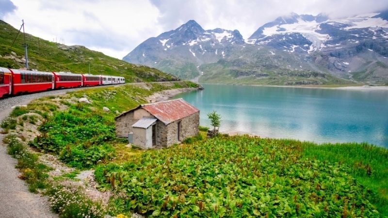 Bernina Ekspressli Avrupa'nın Masalsı Rotaları Kurban Bayramı THY ile