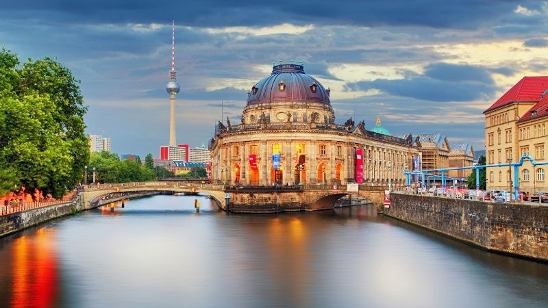 Antalya'dan Hamburg - Berlin Turu SunExpress ile